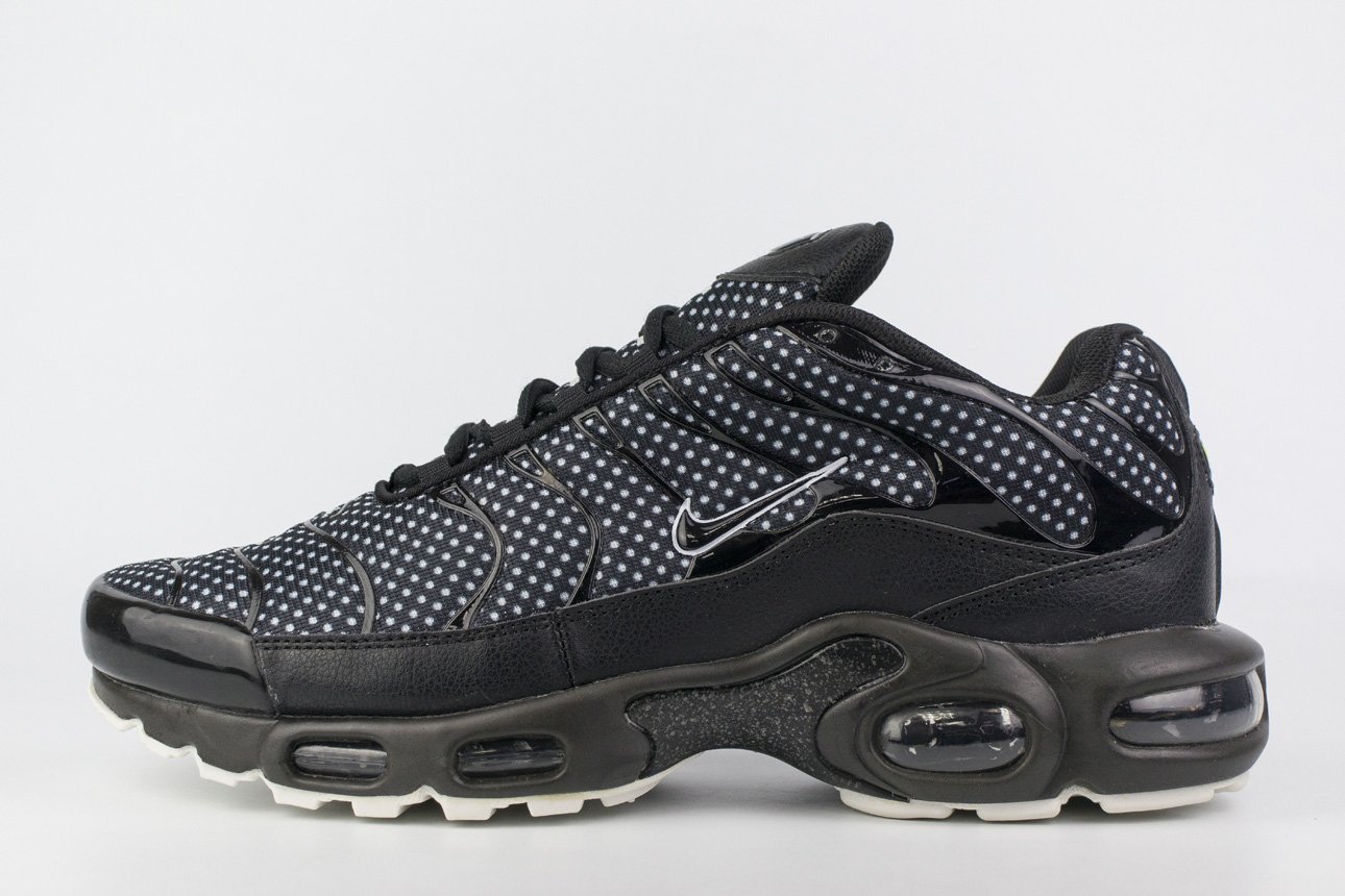 Air max plus online black white