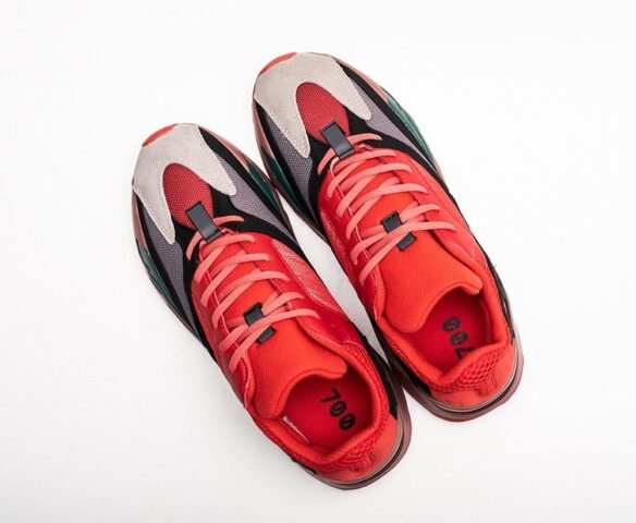 Adidas Yeezy Boost 700 red. Вид 2
