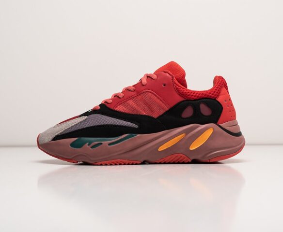 Adidas Yeezy Boost 700 red. Вид 3
