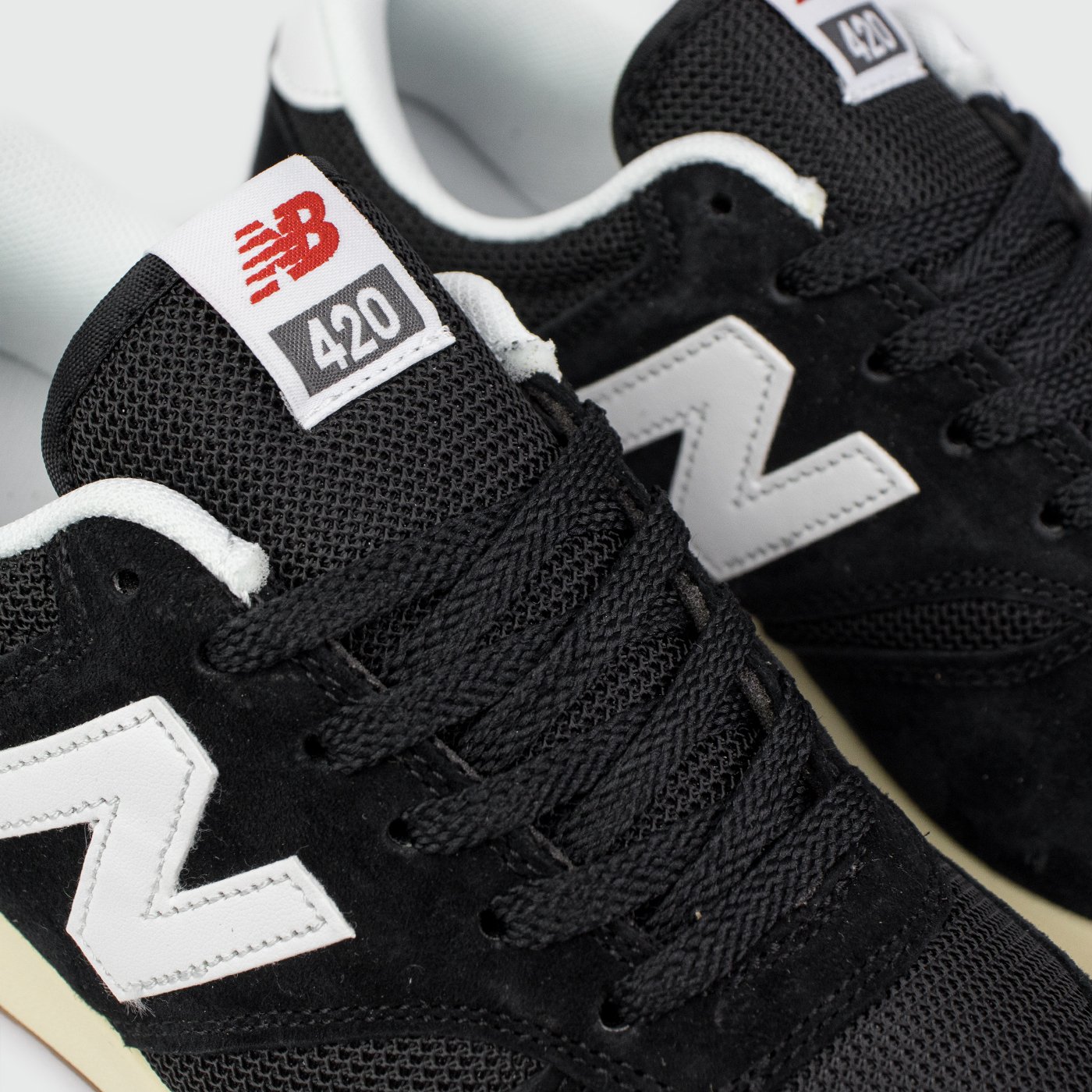 New Balance 420 Re En Black White KEDRED