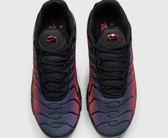 Nike air max plus black gradient red best sale