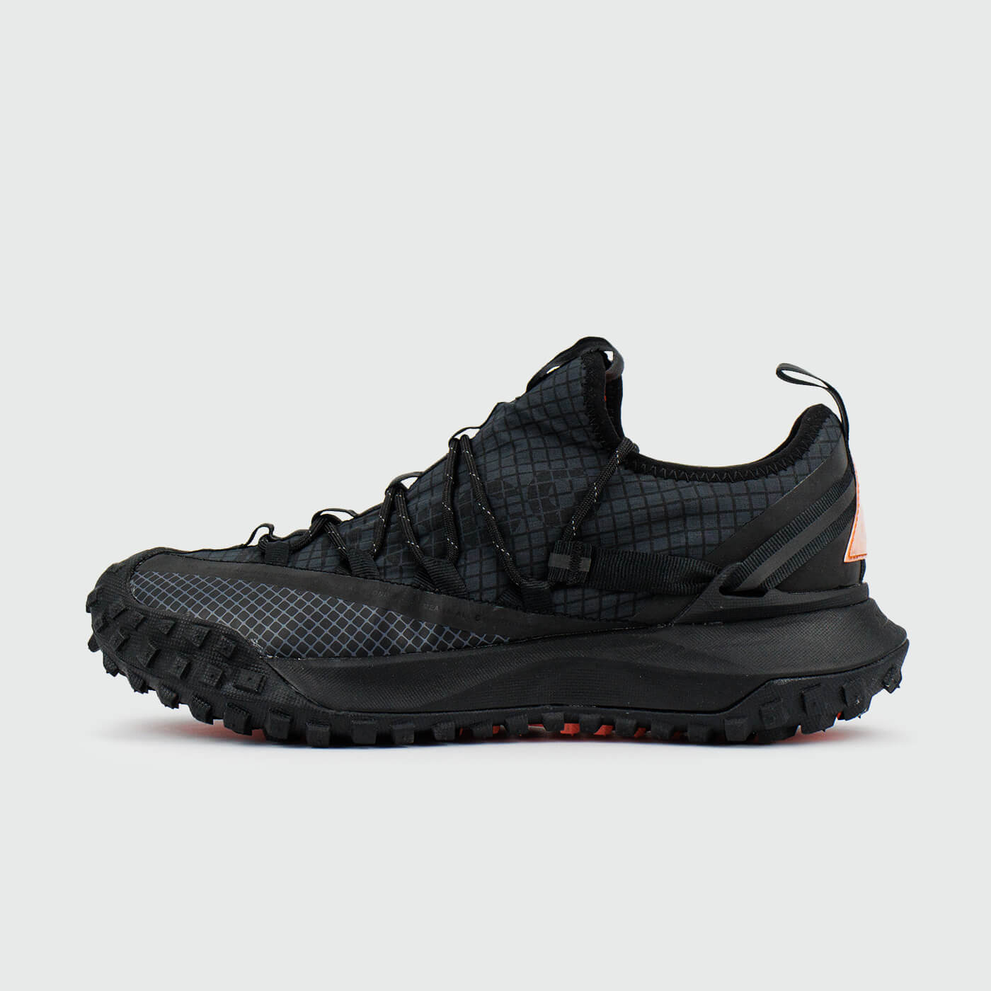 Fly low 2 nike acg
