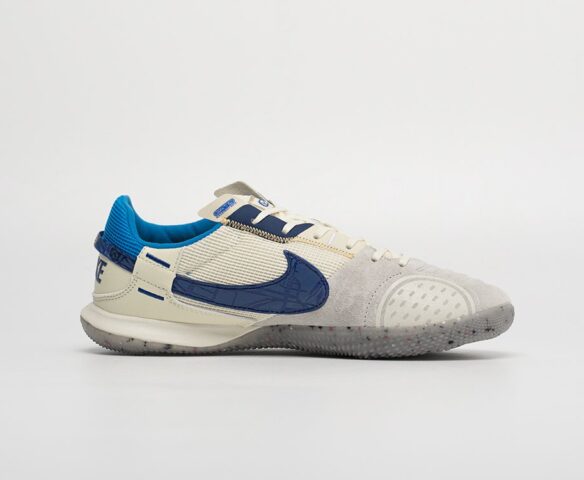 Футбольная обувь Nike Streetgato IС white. Вид 3