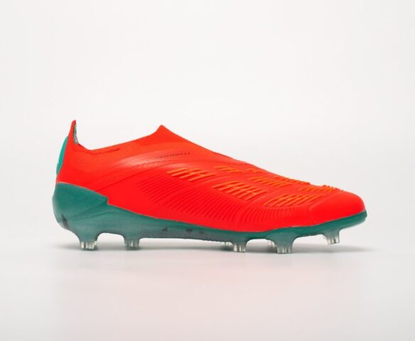 Футбольная обувь Adidas Predator Elite FG QW6. Вид 3