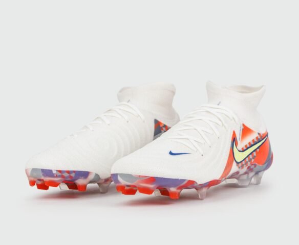 Nike Phantom Luna II Elite FG White Colors. Вид 2