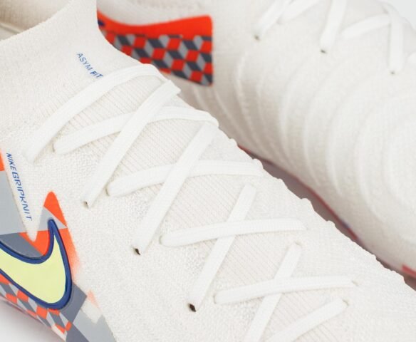 Nike Phantom Luna II Elite FG White Colors. Вид 5