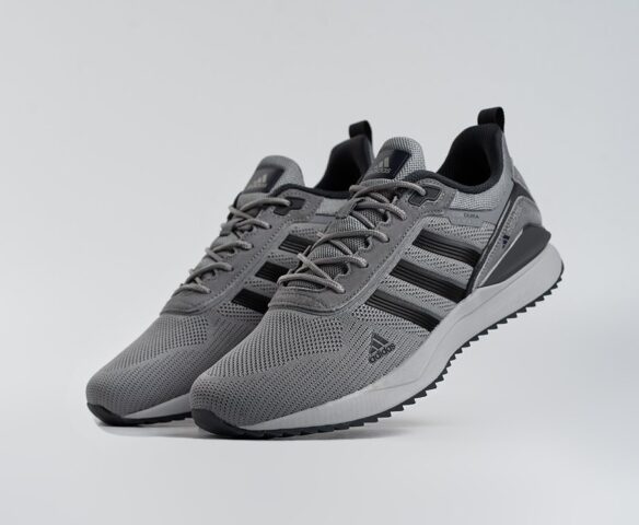 Adidas серые 44577